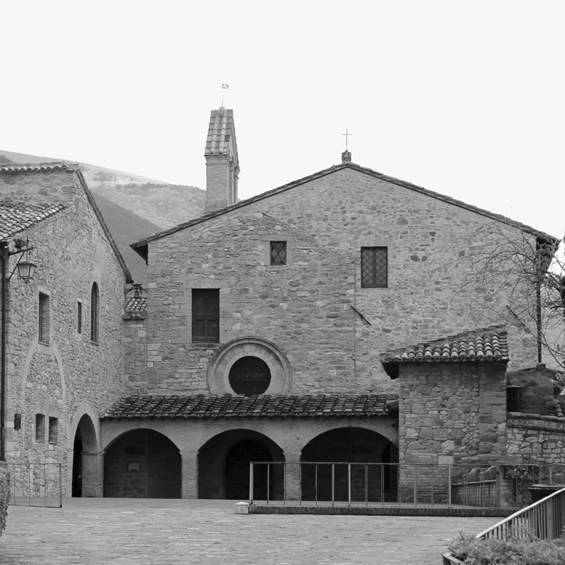 http://www.ogniangoloognipietra.it/wp-content/uploads/2023/08/san_damiano_assisi_1.jpg